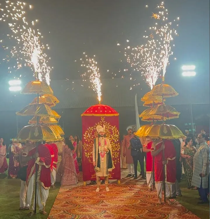 Bride & Groom Entry — bride-theme-04