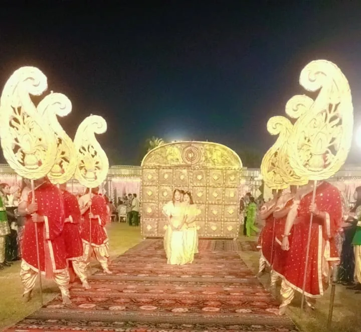 Bride & Groom Entry — bride-theme-09