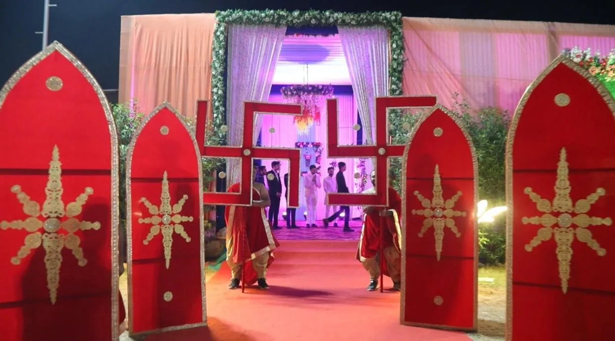 Bride & Groom Entry — bride-theme-10