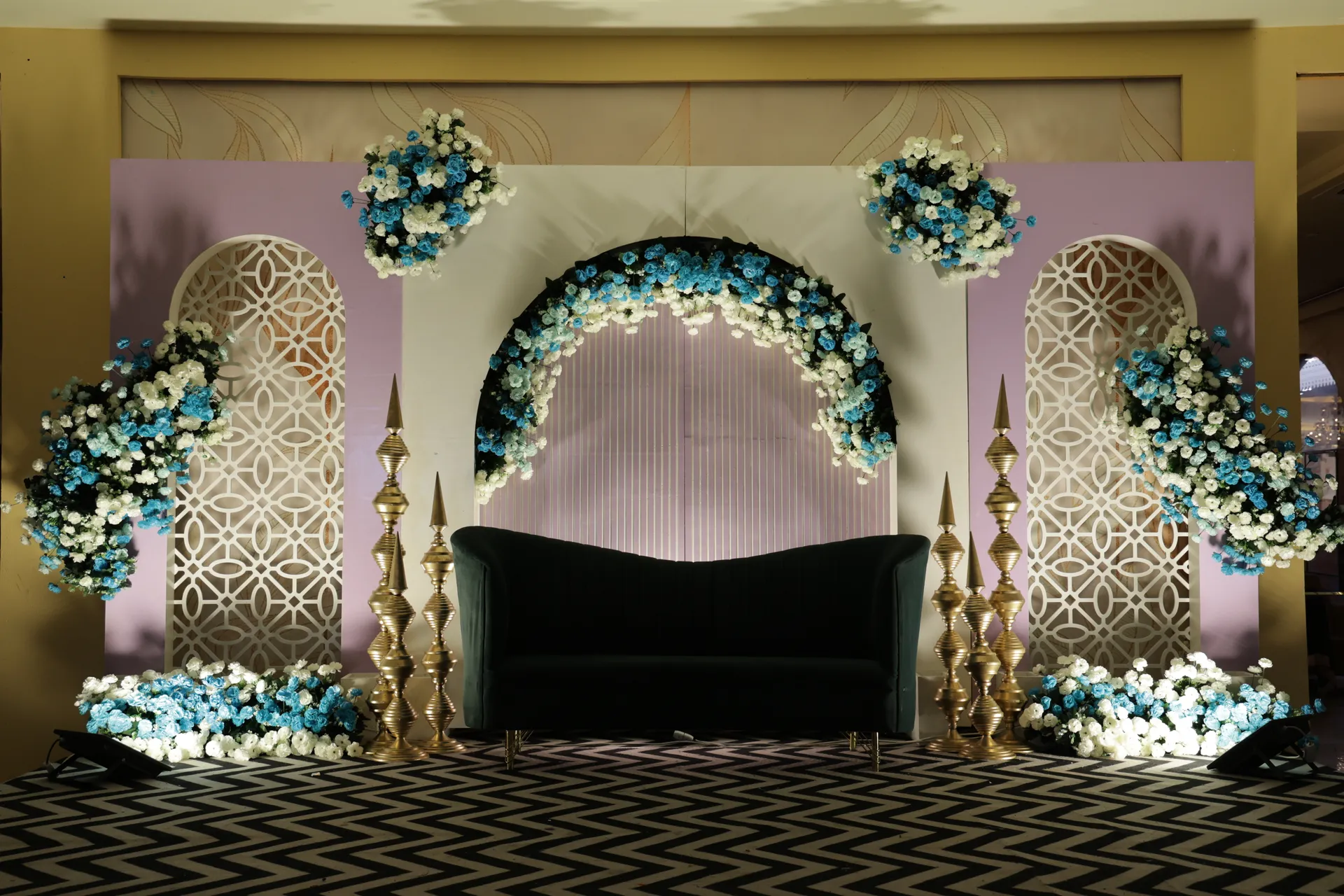 Engagement — engagement-theme-02