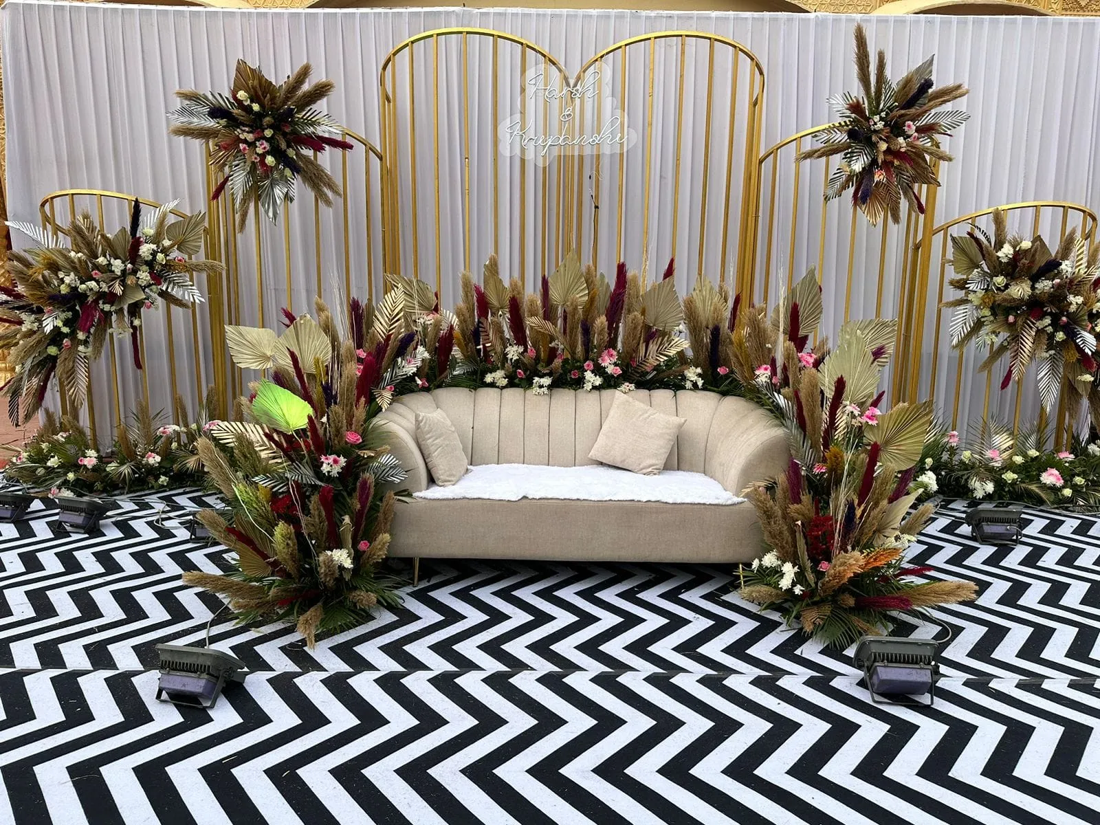 Engagement — engagement-theme-46